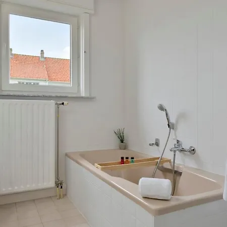 Huswell - Spacious With Garden Near The & Sea * 미들케르케