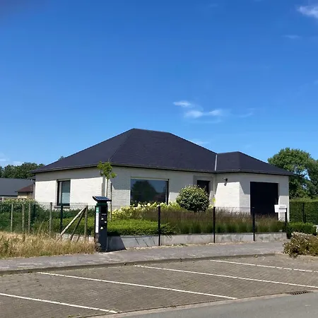 Huswell - Spacious With Garden Near The & Sea 펜션 *